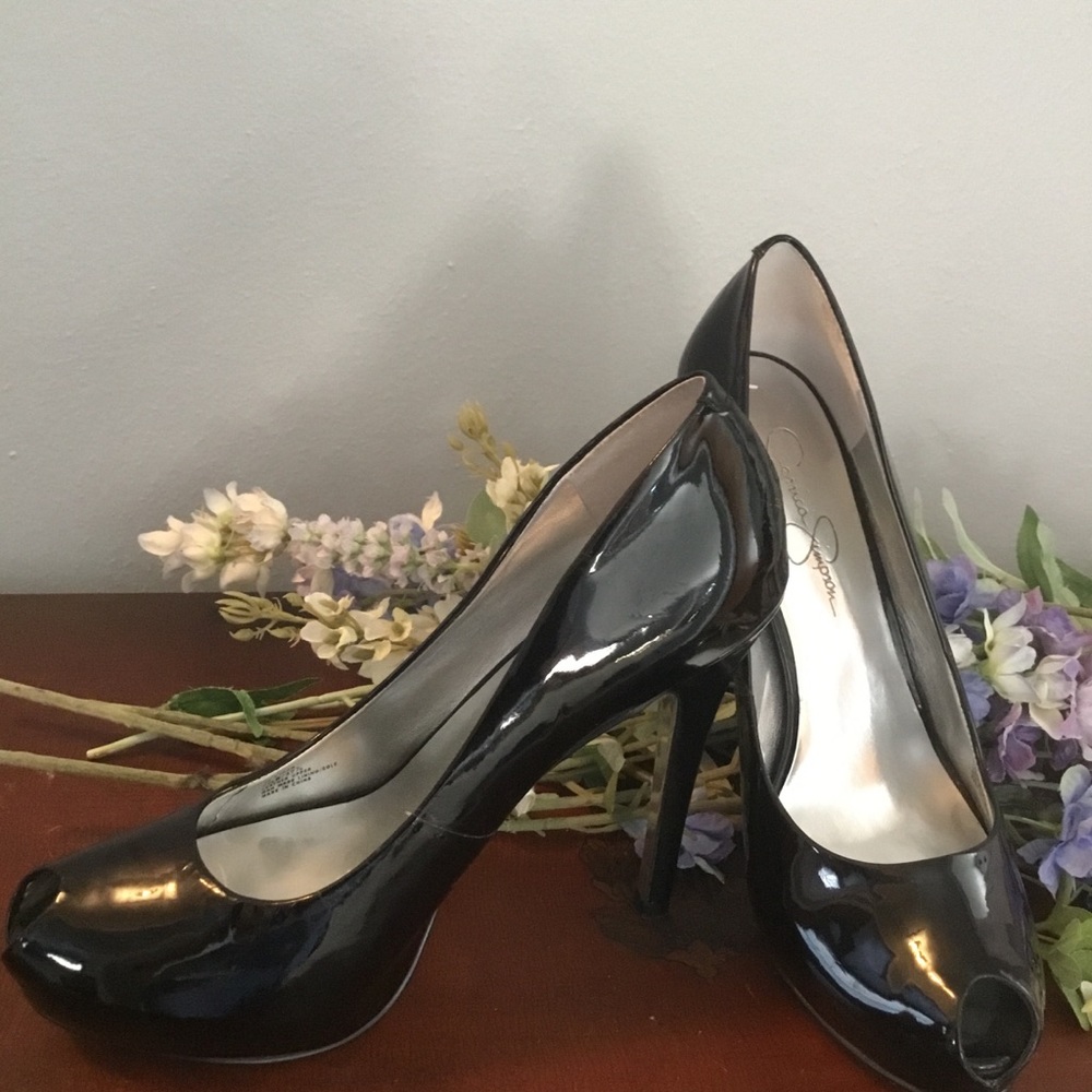 Jessica Simpson patten leather heels